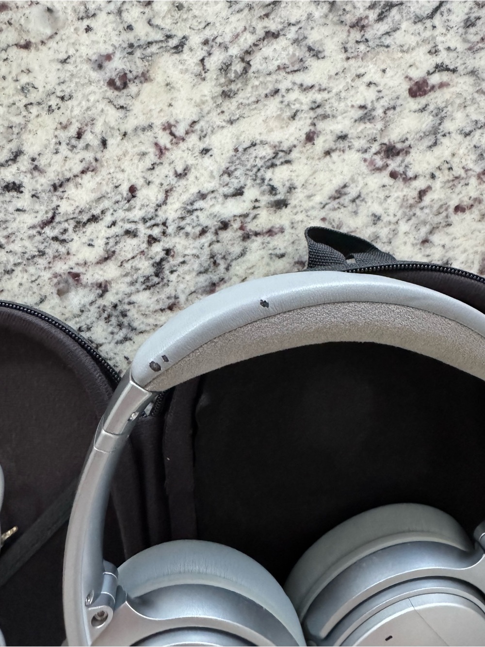 Bose Silver Over-Ear Wireless Noise-Cancelling Headphones - Picture 2 of 8